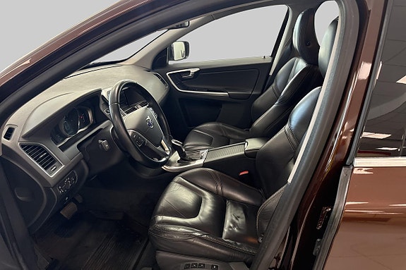 Volvo XC60 6 of 21