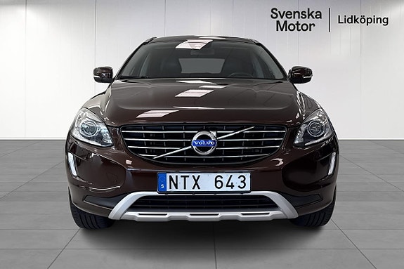 Volvo XC60 2 of 21