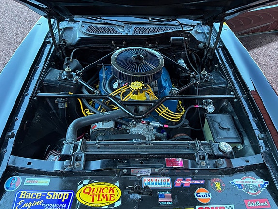 Ford Mustang 6 of 12