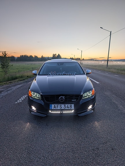 Volvo V70 4 of 5