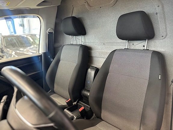 Volkswagen Caddy Maxi 16 of 21
