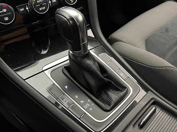 Volkswagen Golf I 23 of 30