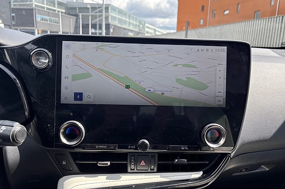 Lexus NX450h+ 13 of 23