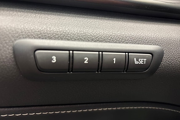 Lexus NX450h+ 17 of 23