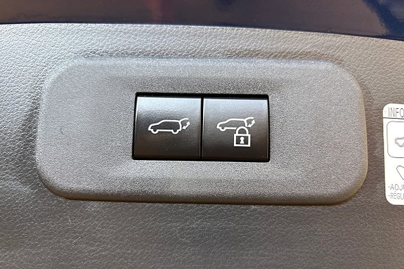 Lexus NX450h+ 16 of 23