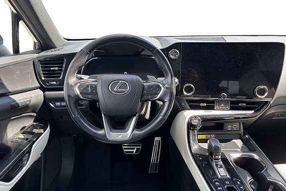 Lexus NX450h+ 8 of 23