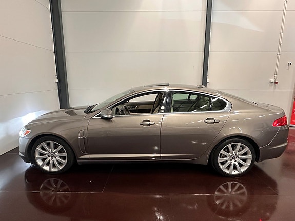 Jaguar XF 6 of 30