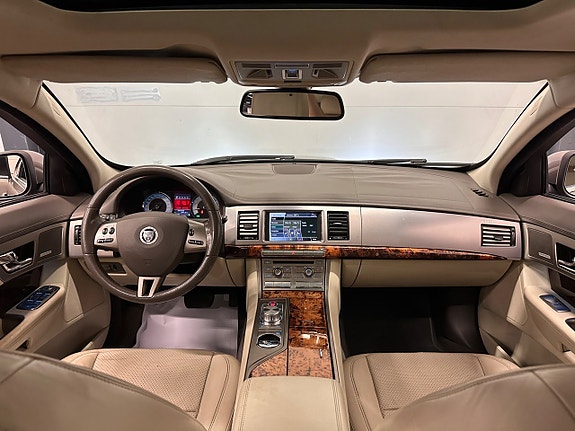 Jaguar XF 27 of 30
