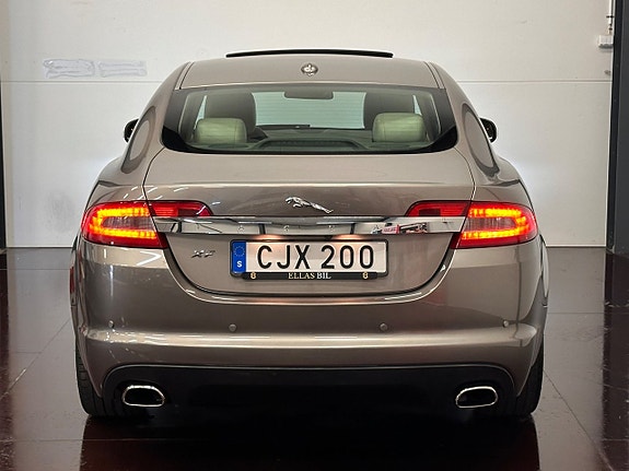 Jaguar XF 3 of 30