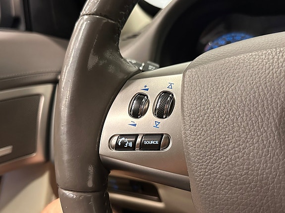 Jaguar XF 13 of 30