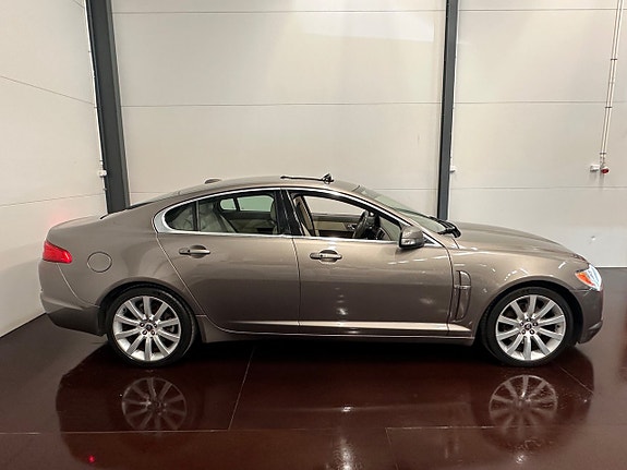 Jaguar XF 4 of 30