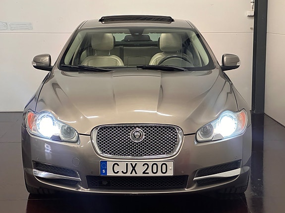 Jaguar XF 2 of 30