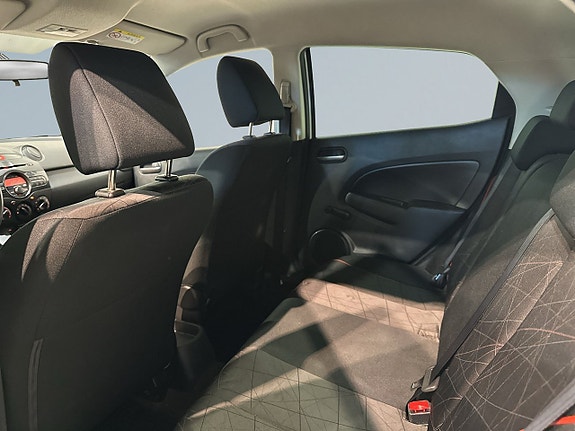Mazda 2 13 of 20