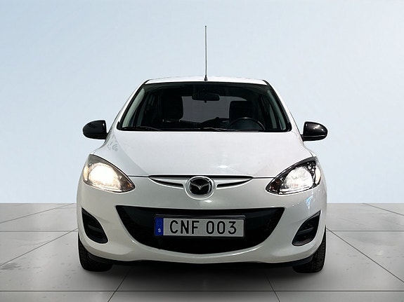 Mazda 2 3 of 5
