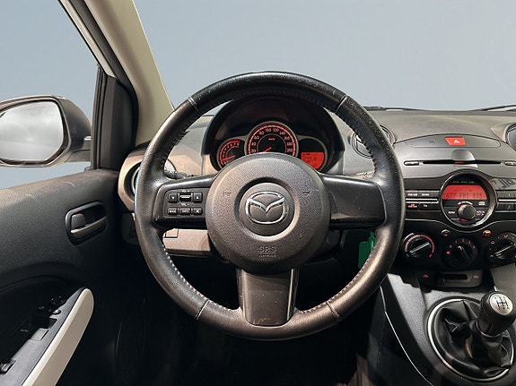 Mazda 2 9 of 20