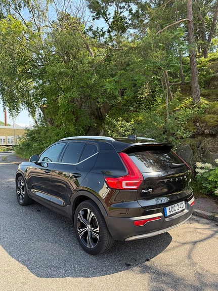 Volvo XC40 3 of 5