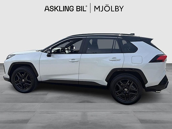 Toyota RAV4 3 of 5