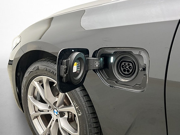 BMW 330e 28 of 30