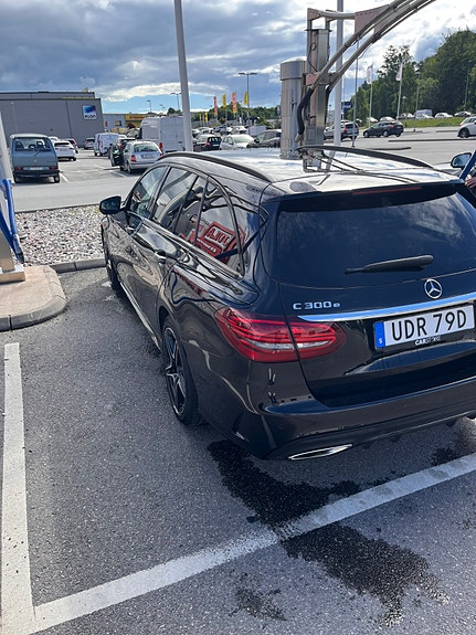 Mercedes-Benz C300 e 4 of 5