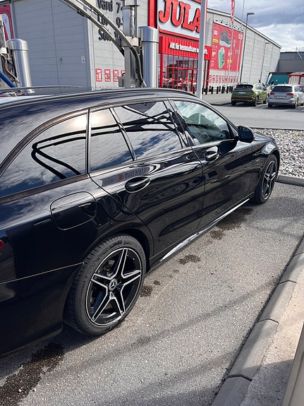 Mercedes-Benz C300 e 2 of 5