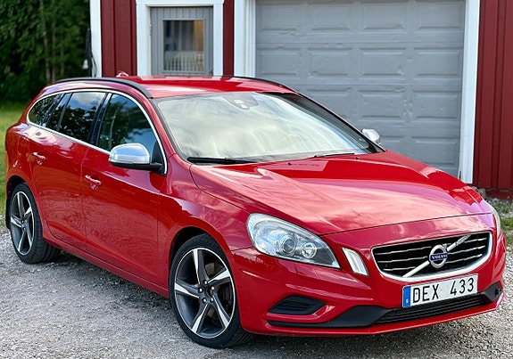 Volvo V60 2 of 5
