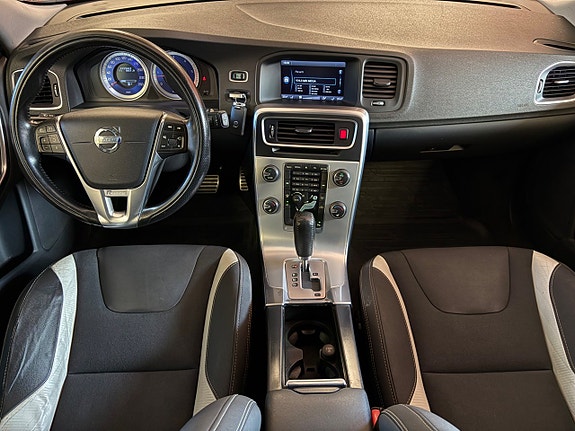 Volvo V60 14 of 23