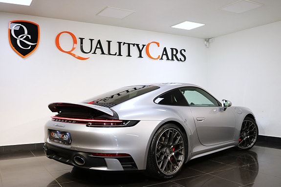 Porsche 911 Carrera S 3 of 5