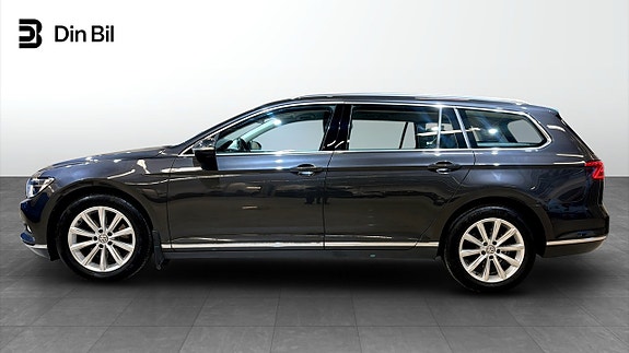 Volkswagen Passat 2 of 5
