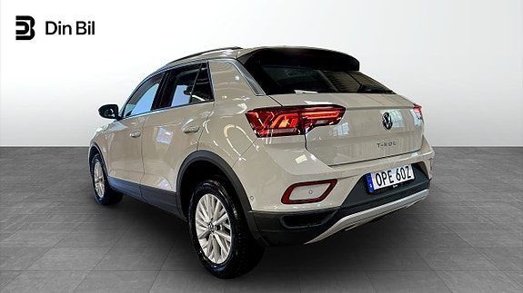 Volkswagen T-Roc 3 of 5