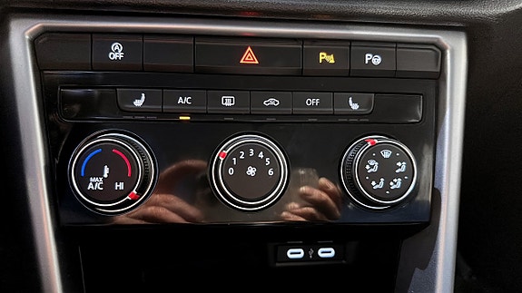 Volkswagen T-Roc 17 of 18