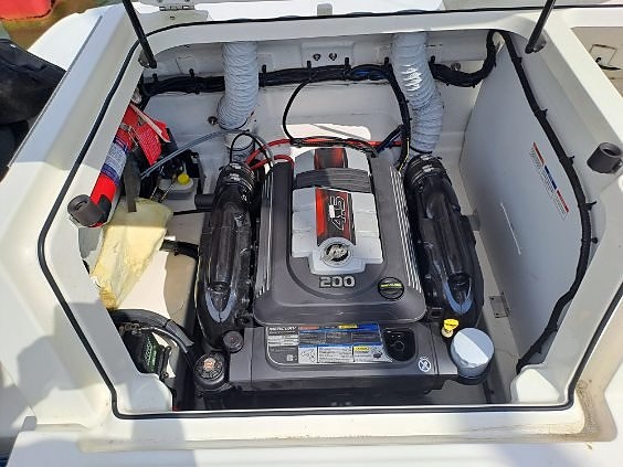 Bayliner VR5 Bowrider 2016 – Endast 60 Motortimmar, Nyservad 5 of 5
