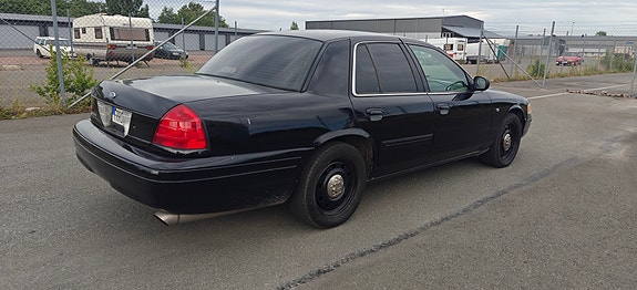 Ford Crown Victoria 5 of 5
