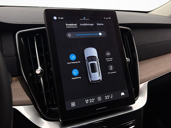 Volvo XC90 26 of 30