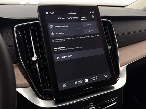 Volvo XC90 25 of 30