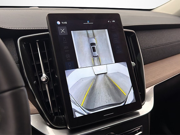 Volvo XC90 20 of 30