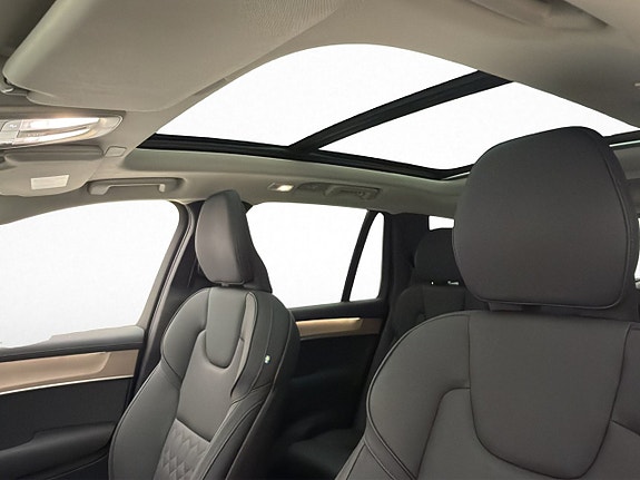Volvo XC90 12 of 30