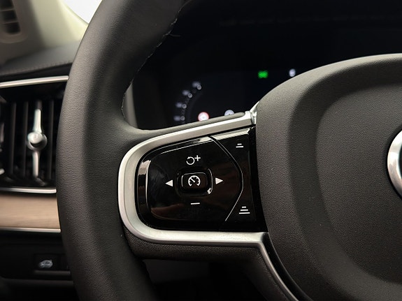 Volvo XC90 15 of 30