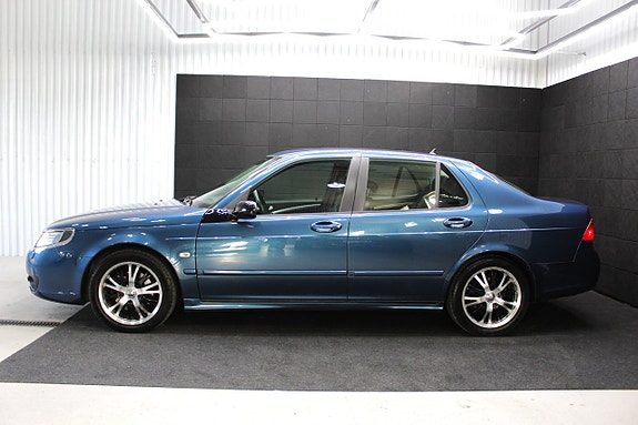 Saab 9-5 3 of 5