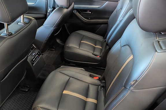 Mazda CX-80 7 of 16