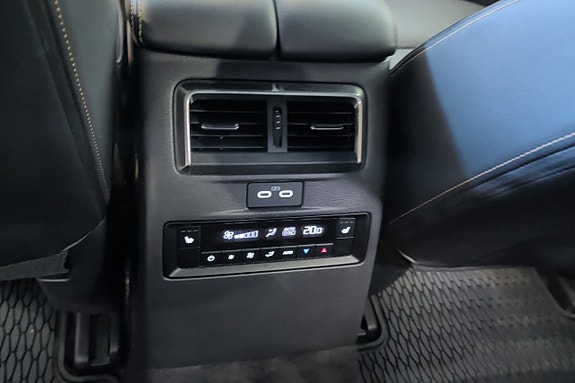 Mazda CX-80 8 of 16