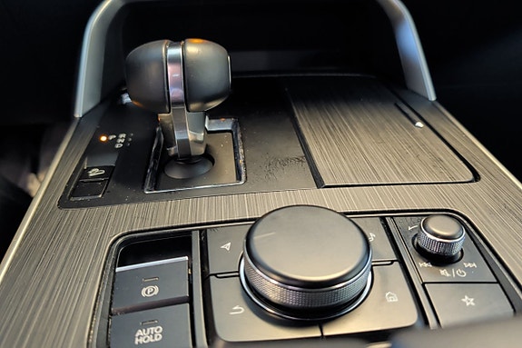 Mazda CX-80 13 of 16