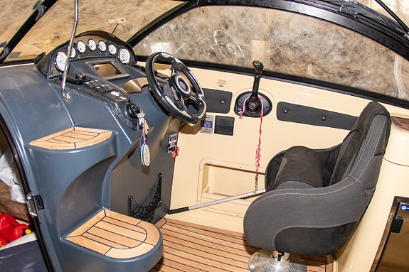 Askeladden Z7 2007 (uttagen 2010) Mercruiser 5.0 MPI 6 of 12