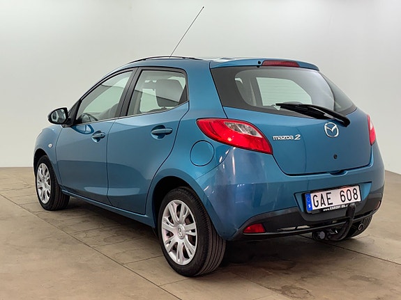 Mazda 2 3 of 5