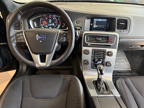 Volvo V60 16 of 24