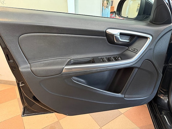 Volvo V60 10 of 24