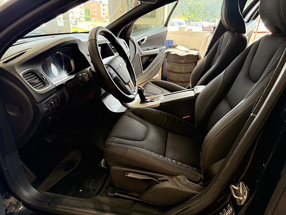 Volvo V60 11 of 24
