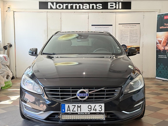 Volvo V60 2 of 24