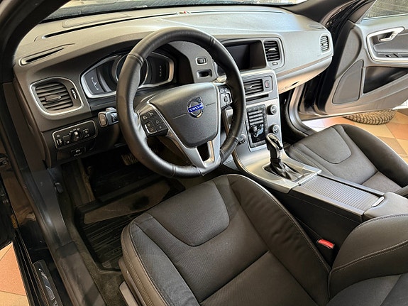 Volvo V60 12 of 24