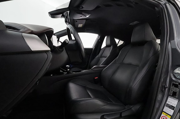 Toyota C-HR 10 of 29