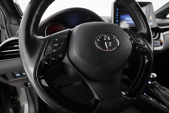Toyota C-HR 15 of 29